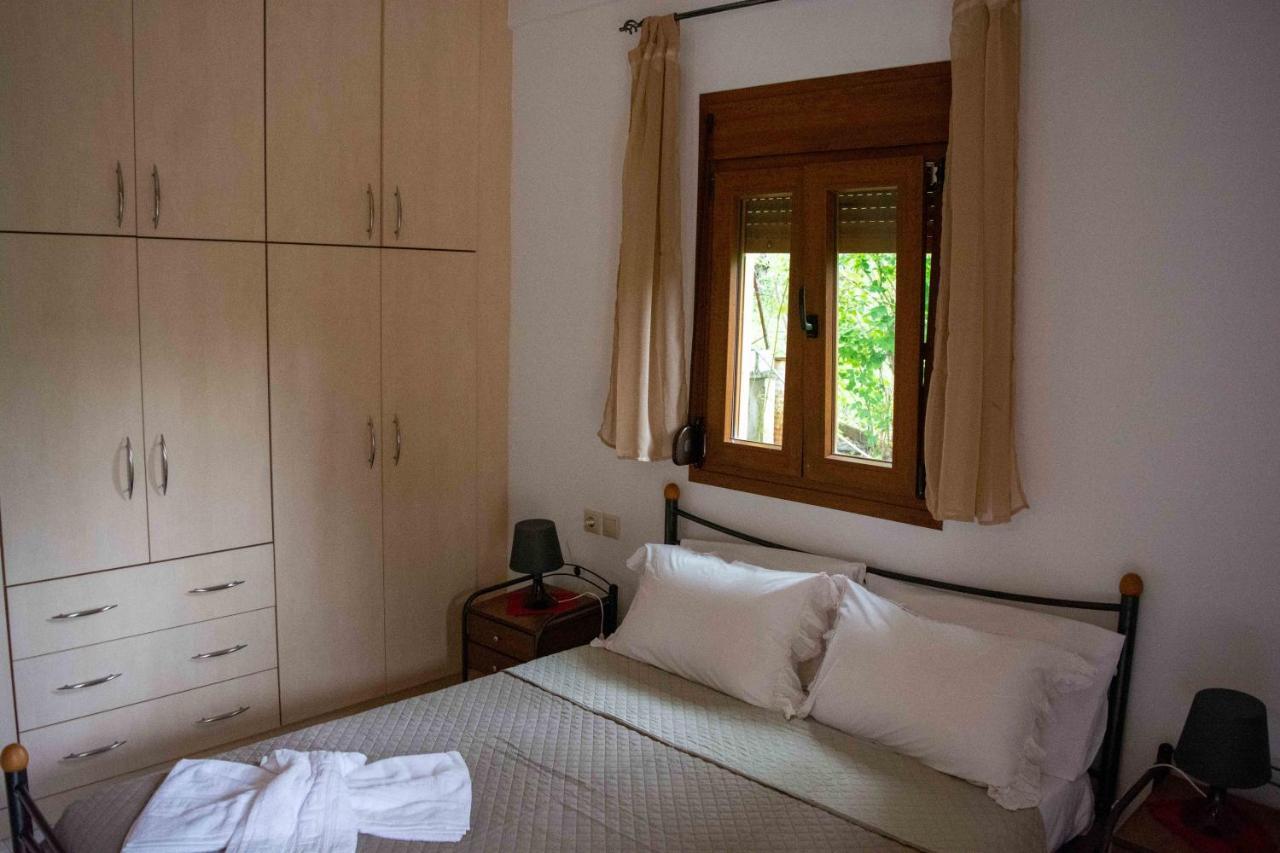 Efi'S Guest House Áyios Dhimítrios Esterno foto