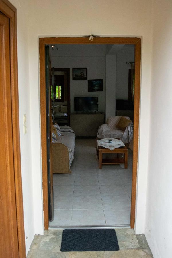 Efi'S Guest House Áyios Dhimítrios Esterno foto